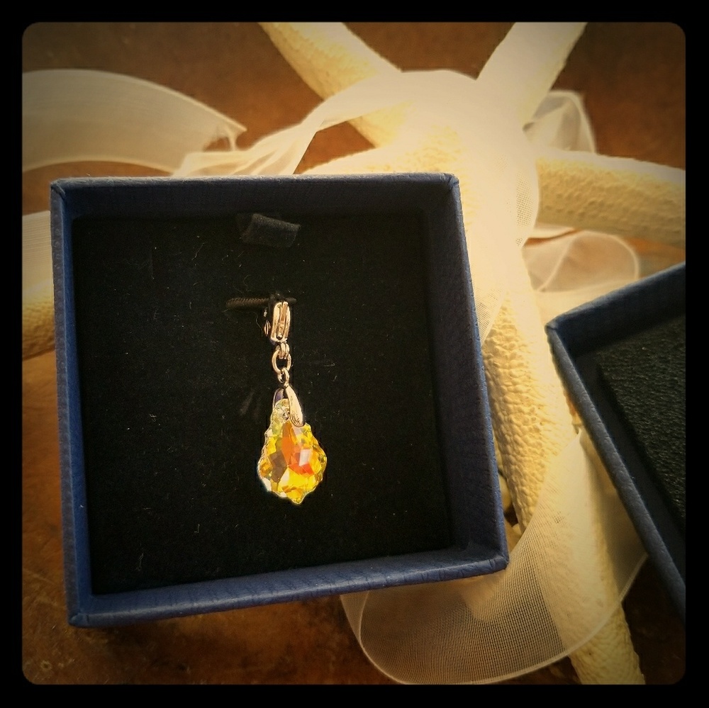 Swarovski Crystal Aurore Boreale Baroque Charm
